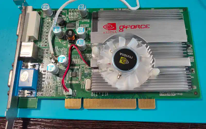 Запустил китайскую GeForce FX5500...