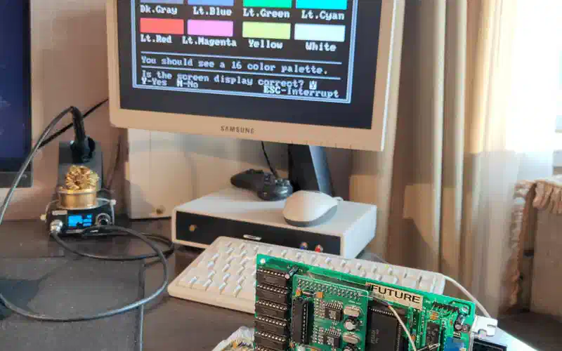 Спаял шляпу с PAL/NTSC кодером для EGA...